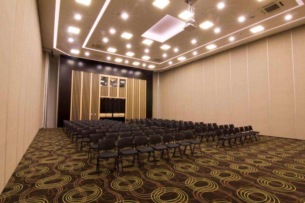 Sonesta Hotel Pereira Cerritos Exterior photo The Auditorium