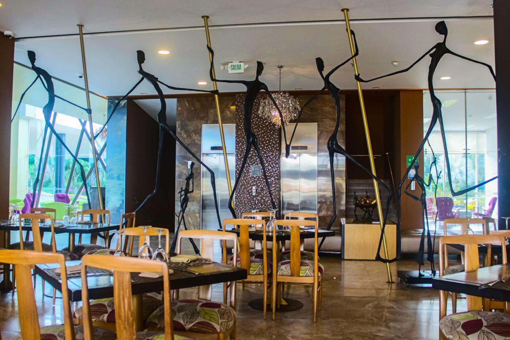 Sonesta Hotel Pereira Cerritos Exterior photo The restaurant